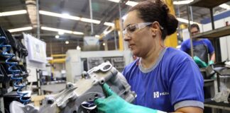 Preços da indústria avançam 0,12% em dezembro, com destaque para metalurgia e indústrias extrativas