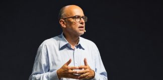 Trabalho social e religioso garante título de cidadania a pastor douradense